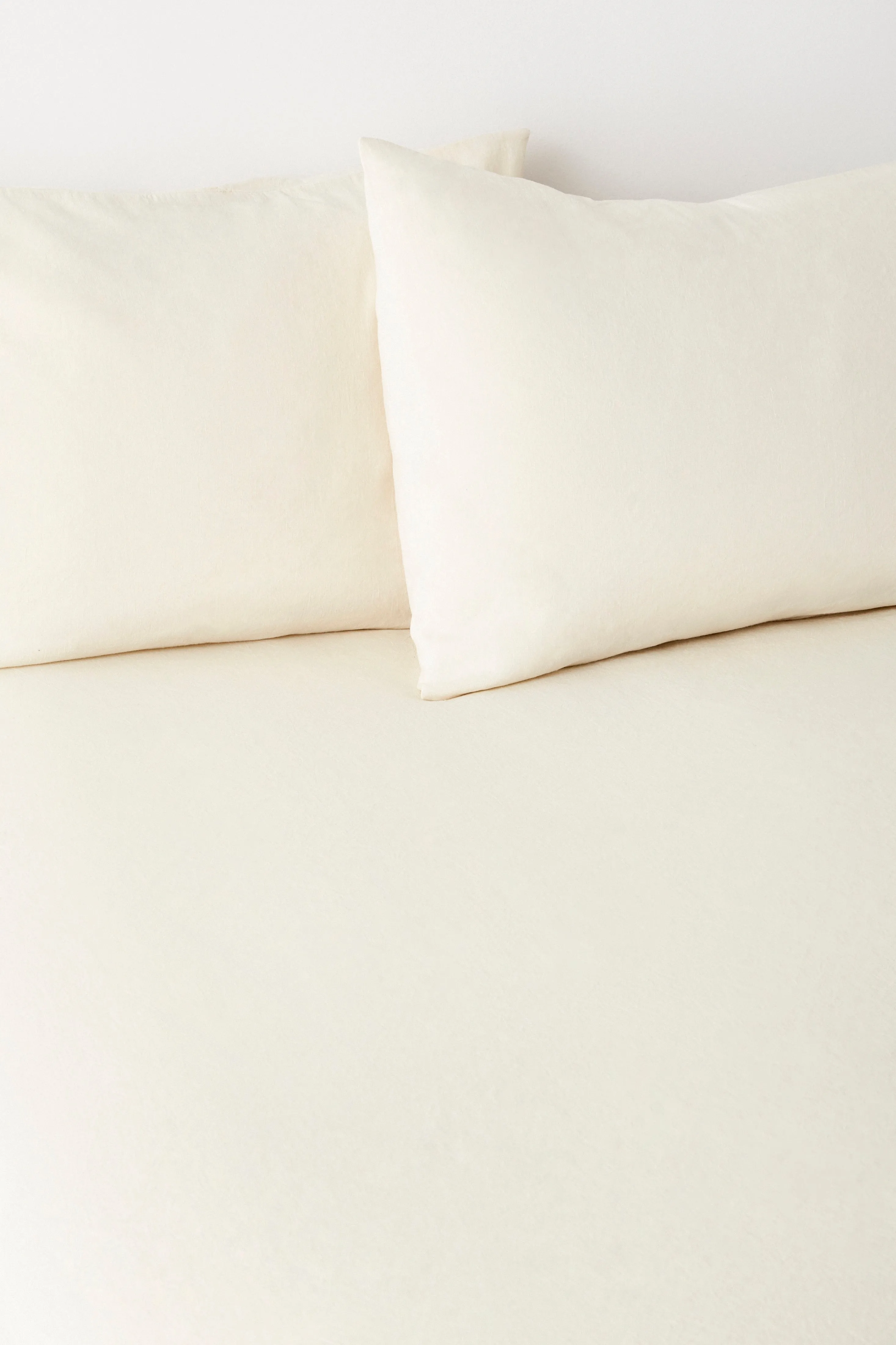 Optimal Natural Linen Fitted Sheet and Pillow Set