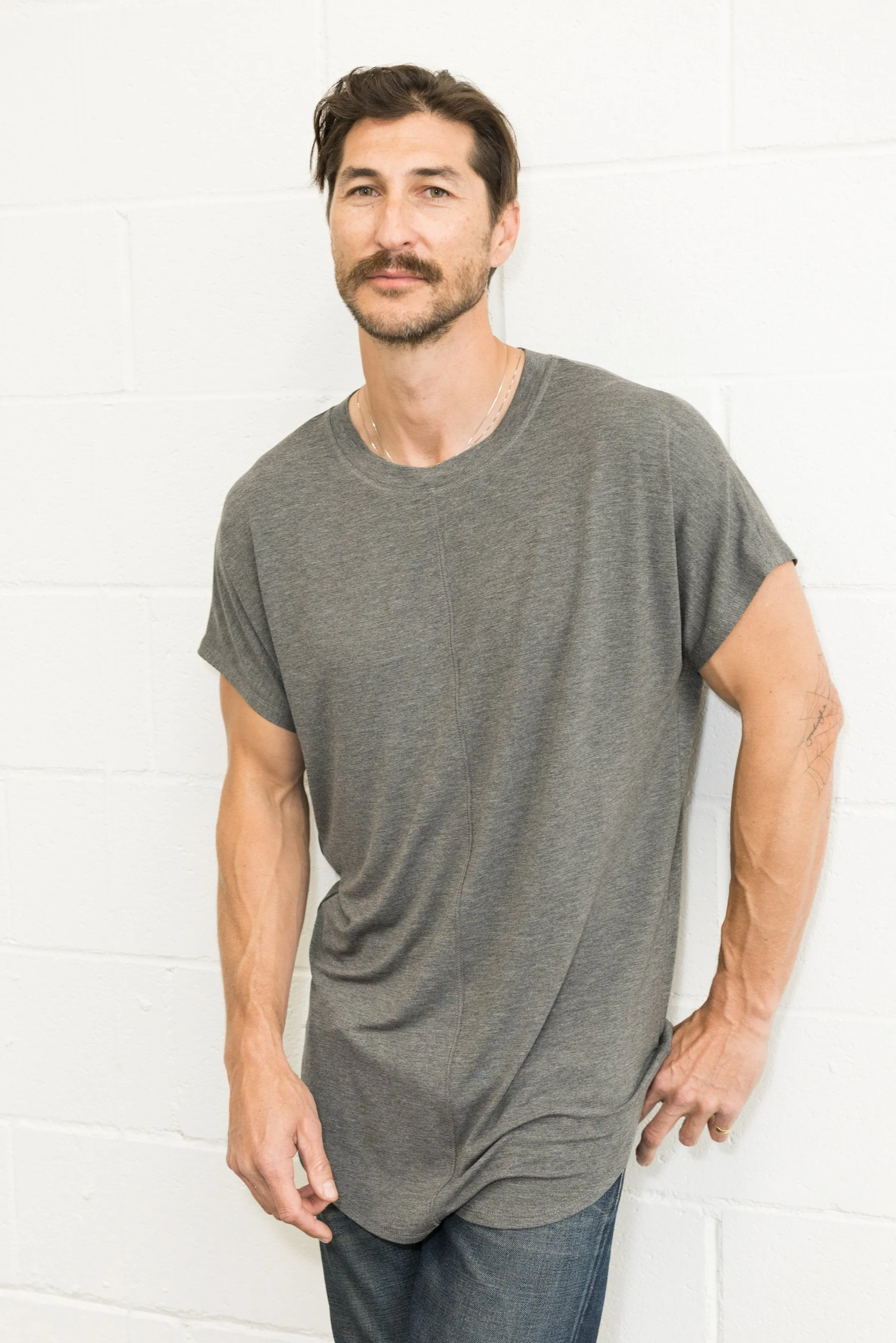 Men's Modal Center Stitch Curved Bottom Crew Neck Tee